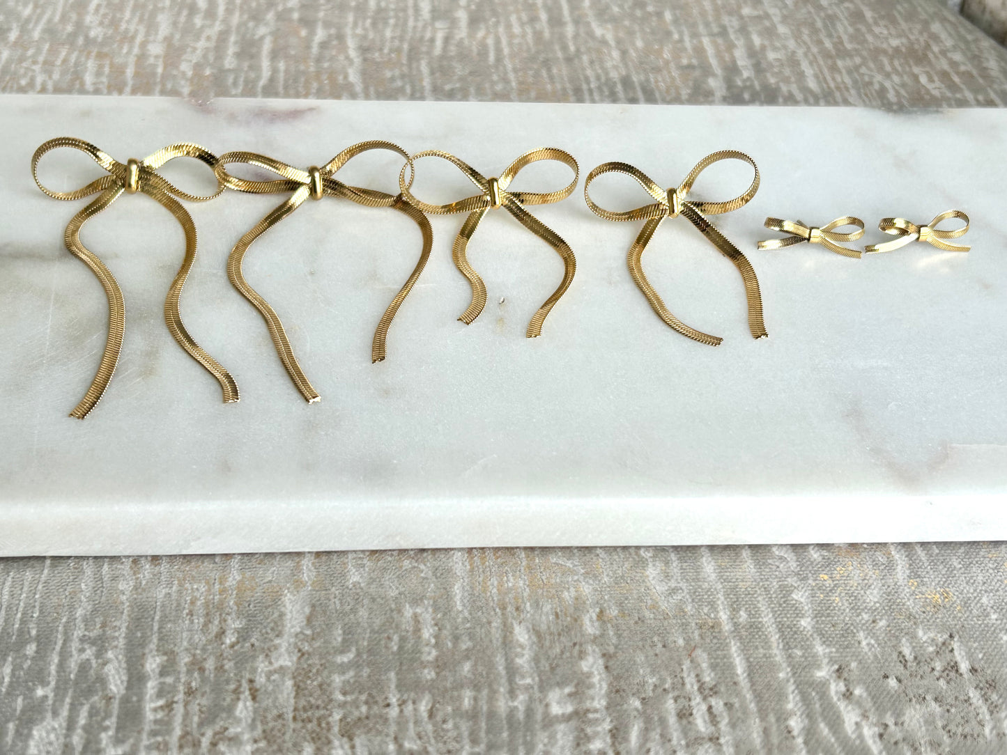 Ophelia - Midi Bow Studs *BESTSELLER*