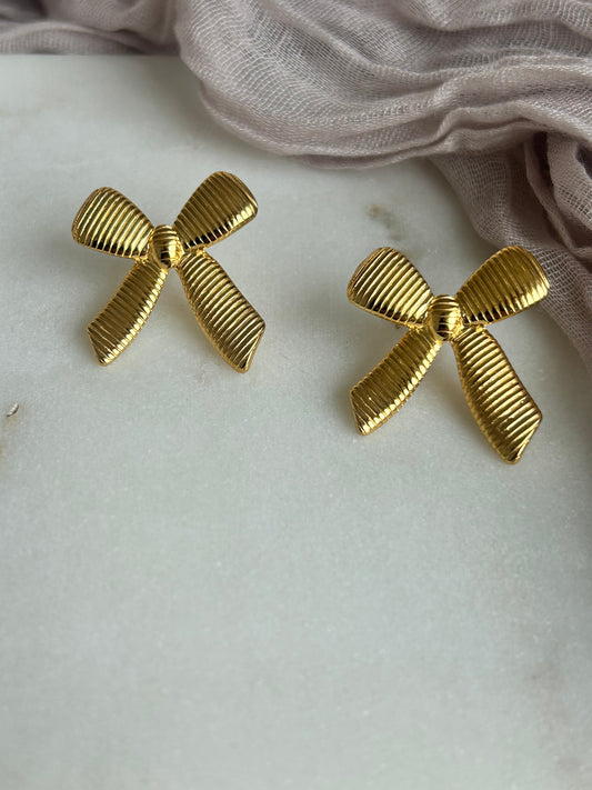 Texture Bow Studs